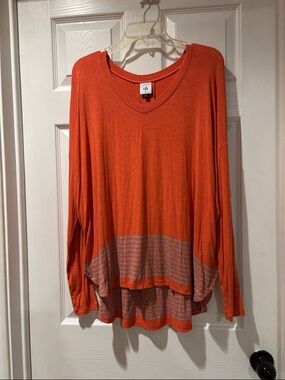 Cabi - size medium - Serenity tee